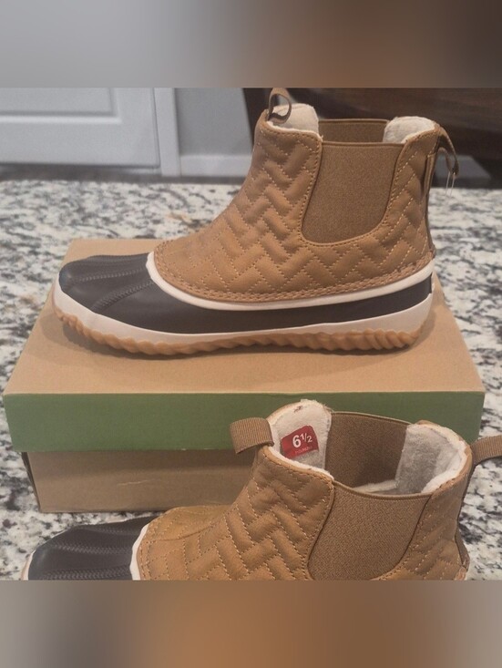 JBU Shoes - Womens Tan Quilted Duck Boot Chelsea Boots with Brown Toe
